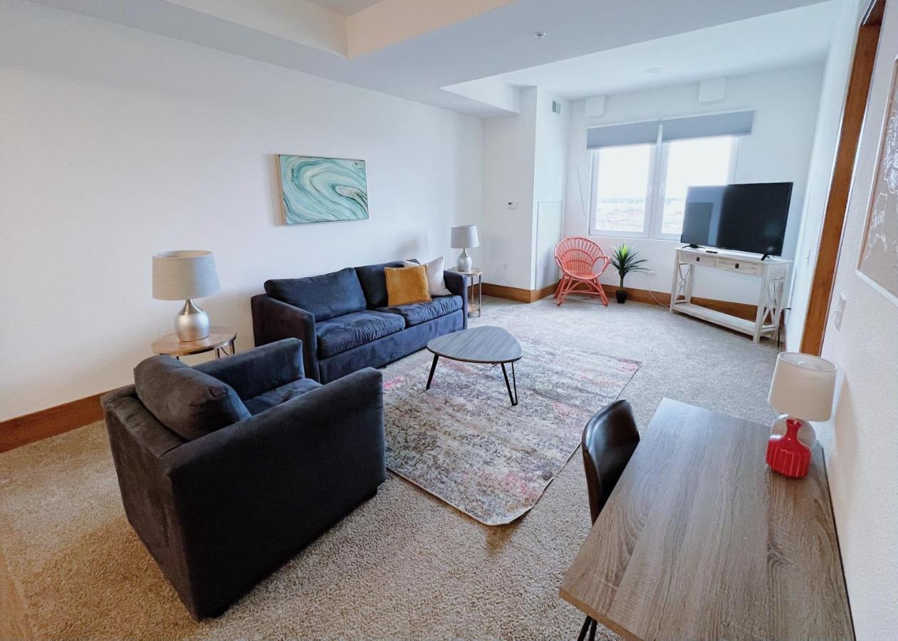 גרנדוויל 2Br Suite At The Grand Castle Pool Gym & Parking מראה חיצוני תמונה